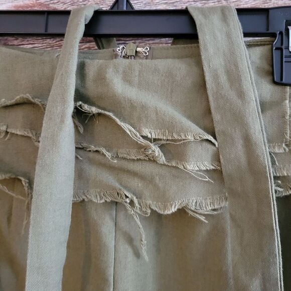 Mint Vanilla 46% linen Women's Shorts size: 6 green fatigue Pre-owned - Picture 4 of 7